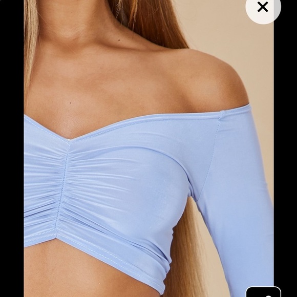 NWT Pretty Little Thing Powder Blue Slinky Ruched Front Long Sleeved Crop Top - Picture 2 of 5